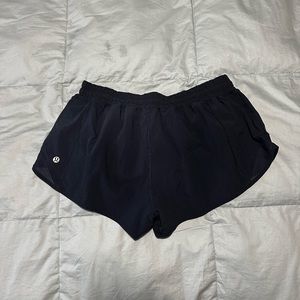 lululemon hotty hot lr short 2.5” in true navy with no visible marks or stains